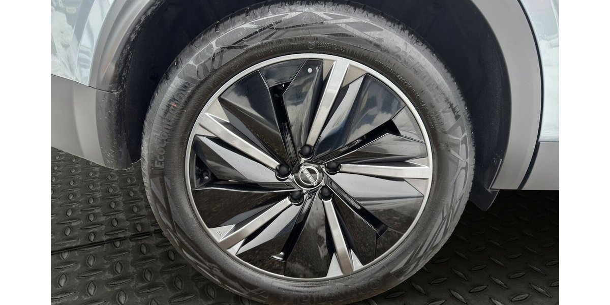 Nissan Qashqai Tekna XTronic *Navi/LED/el. Heckklappe/360 12.268 km 28.690 &euro; Bamberg 96052