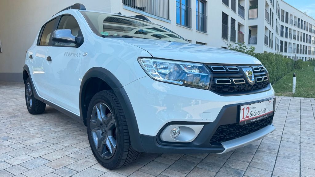 Dacia Sandero 24.500 km 10.490 &euro; Hallstadt 96103