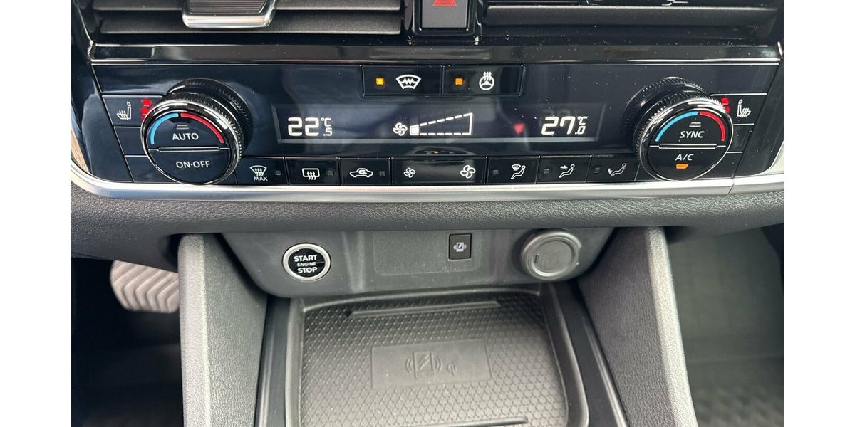 Nissan Qashqai Accenta *Xtronic/SHZG/Navi-App/Kamera/ICC/ 23.631 km 23.380 &euro; Bamberg 96052