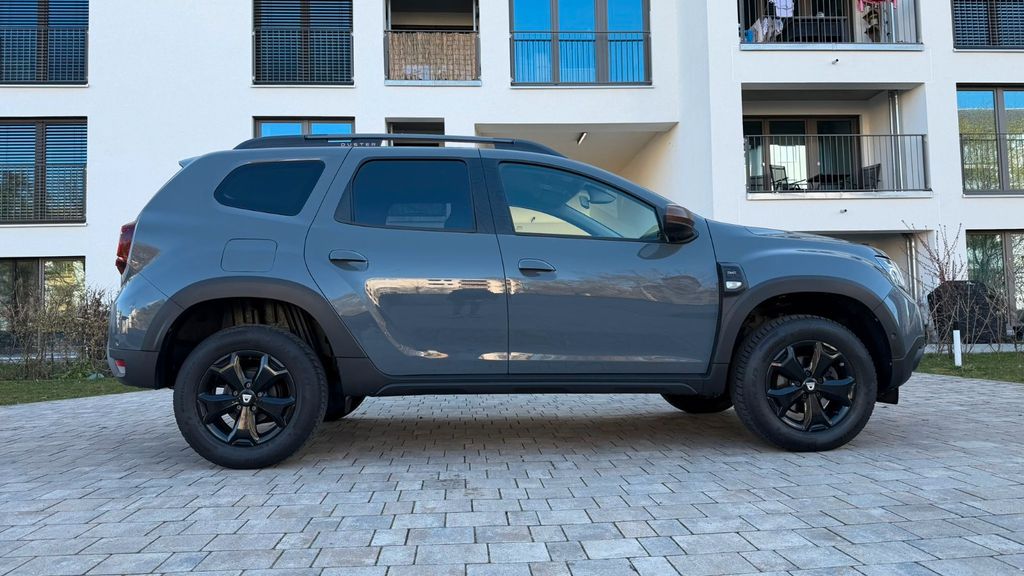 Dacia Duster 129.000 km 16.990 &euro; Hallstadt 96103