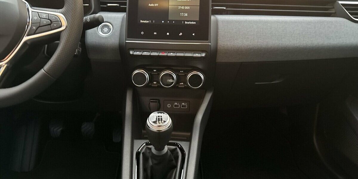 Renault Clio TCE Evolution *LED/Navi-App/Kamera/PDC/SHZG* 2.584 km 16.890 &euro; Bamberg 96052