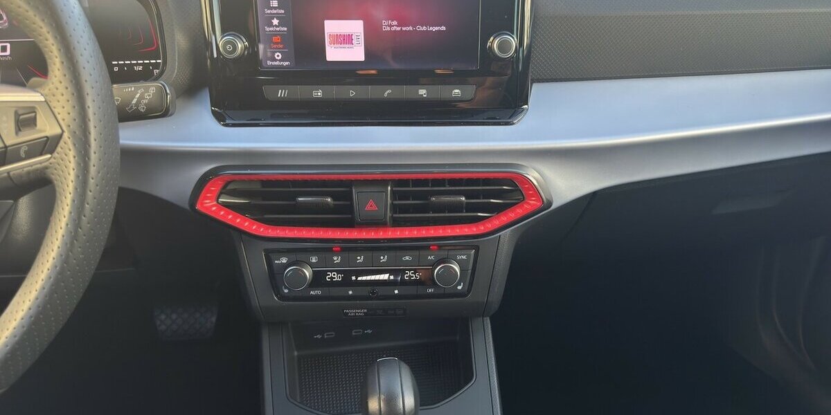 Seat Ibiza FR TSi *LED/Navi-App/18erAlu/SHZG/RFK/PDC/vi 17.350 km 19.680 &euro; Bamberg 96052