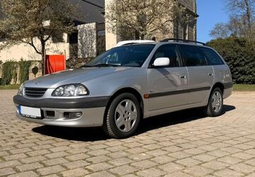 Toyota Avensis 206.000 km 2.500 &euro; Hirschaid 96114