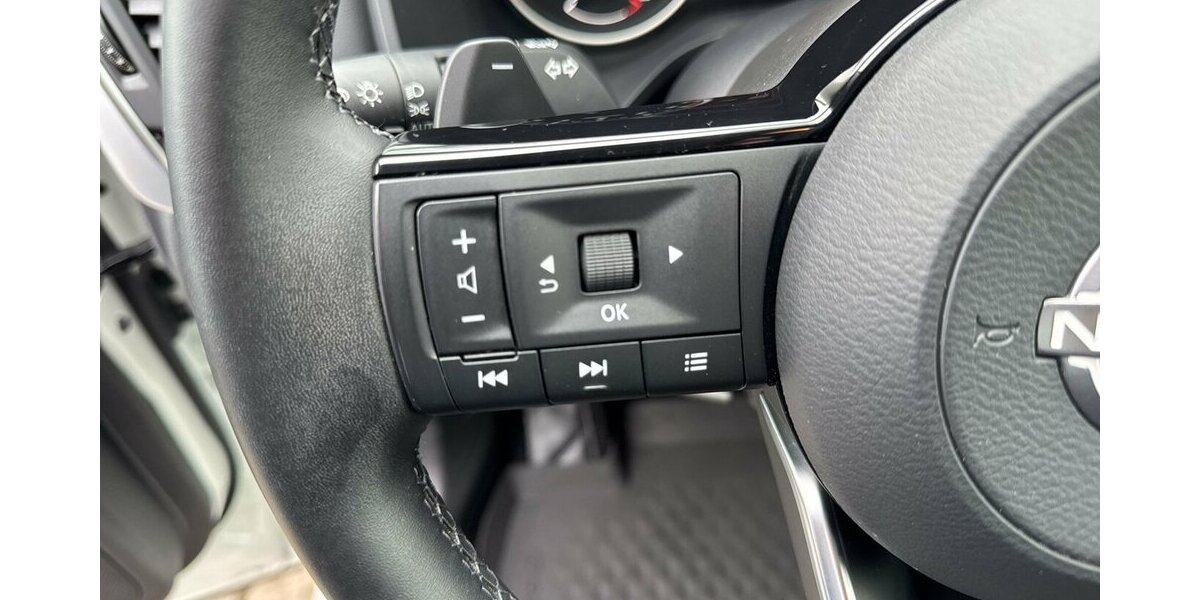 Nissan Qashqai Accenta *Xtronic/SHZG/Navi-App/Kamera/ICC/ 23.631 km 23.380 &euro; Bamberg 96052