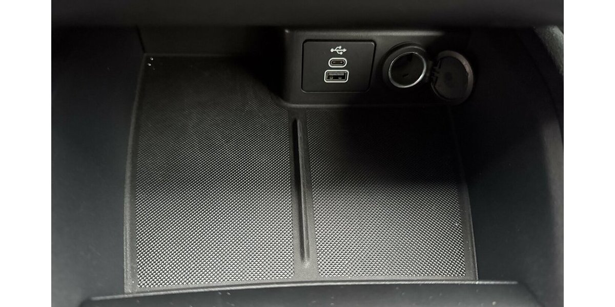 Ford Kuga 1.5 Cool & Connect *Navi/Sitzhzg/Tempomat/1.H 9.958 km 20.980 &euro; Bamberg 96052