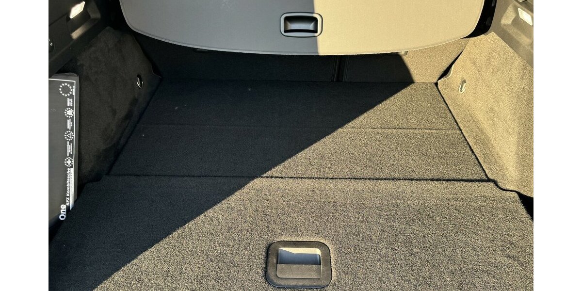 Ford Focus Titanium *Navi/SHZG/LED/TPMT/PDC/1.HD* 18.680 km 18.770 &euro; Bamberg 96052