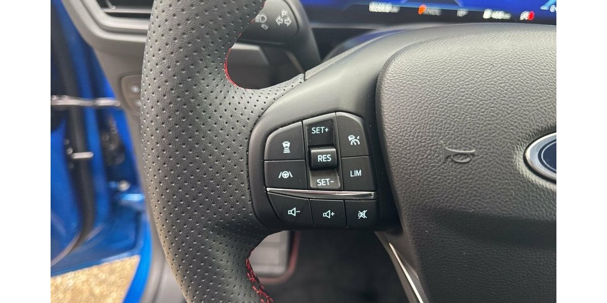 Ford Focus Turnier ST-Line X *AHK//Head-up/Navi/SHZG/PD 10.269 km 22.490 &euro; Bamberg 96052