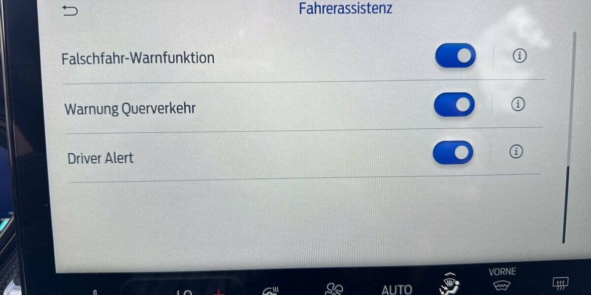 Ford Focus ST-Line X*Automatik//Navi/SHZG/PDC/Kamera* 9.976 km 23.390 &euro; Bamberg 96052