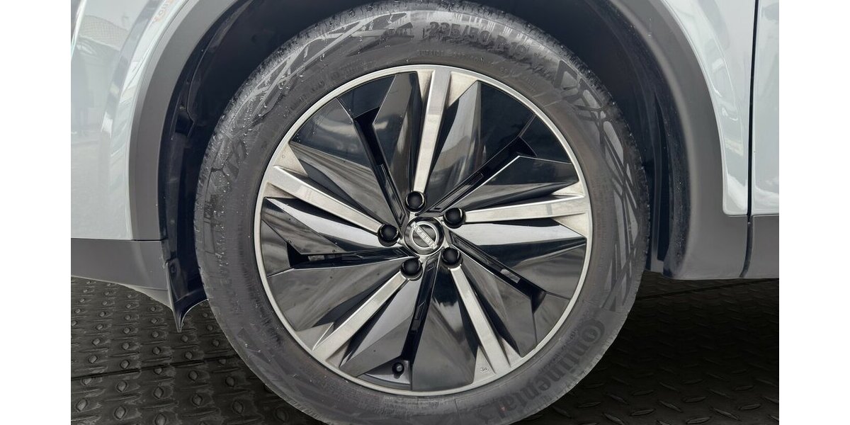 Nissan Qashqai Tekna XTronic *Navi/LED/el. Heckklappe/360 12.268 km 28.690 &euro; Bamberg 96052