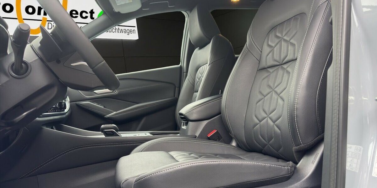 Nissan Qashqai Tekna XTronic *Navi/LED/el. Heckklappe/360 12.268 km 28.690 &euro; Bamberg 96052