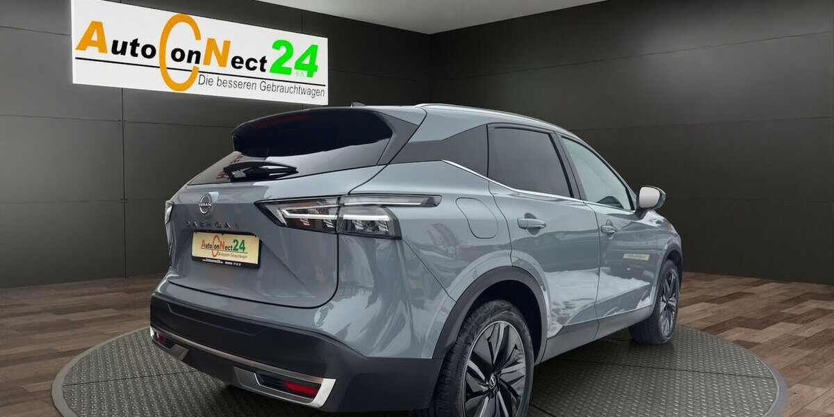 Nissan Qashqai Tekna XTronic *Navi/LED/el. Heckklappe/360 12.268 km 28.690 &euro; Bamberg 96052