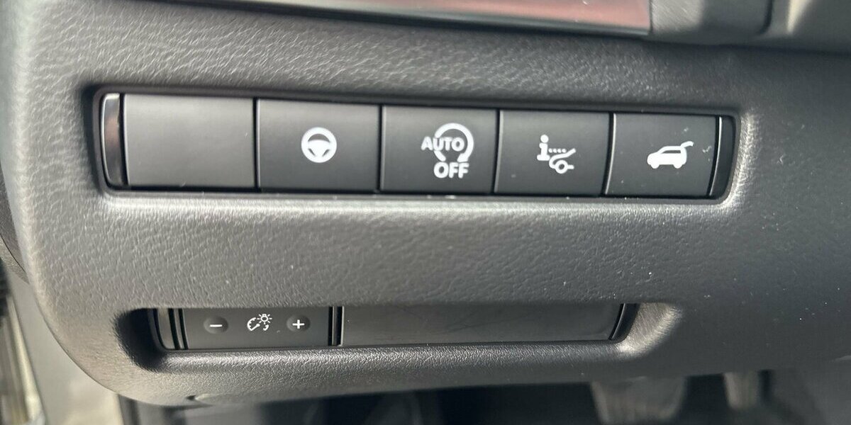 Nissan Qashqai Tekna XTronic *Navi/LED/el. Heckklappe/360 13.081 km 28.690 &euro; Bamberg 96052