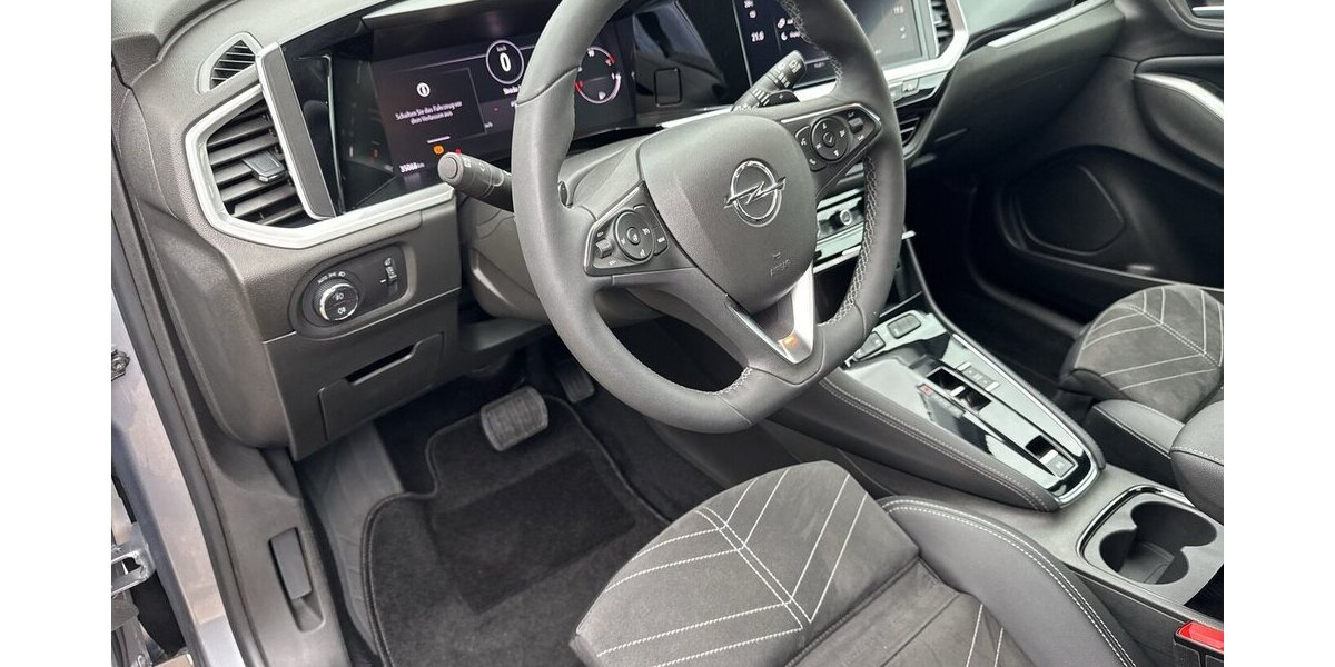 Opel Grandland Ultimate *ACC/Navi/19Zoll Alu/LED/el.Hec 35.065 km 23.980 &euro; Bamberg 96052