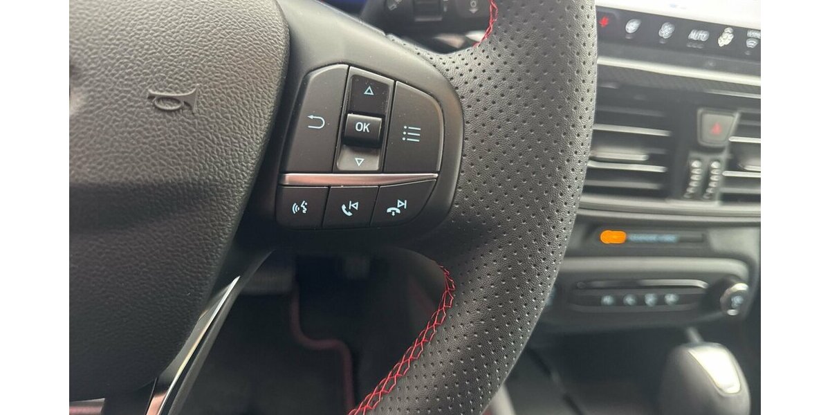 Ford Focus Turnier ST-Line X *AHK//Head-up/Navi/SHZG/PD 10.269 km 22.490 &euro; Bamberg 96052