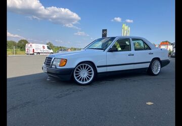 Mercedes-Benz 230 128.000 km 7.490 &euro; Forchheim 91301