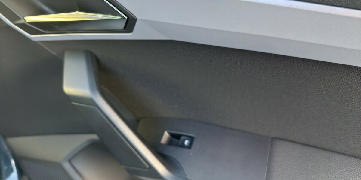 Seat Ibiza FR TSi *LED/Navi-App/18erAlu/SHZG/RFK/PDC/vi 17.350 km 19.680 &euro; Bamberg 96052