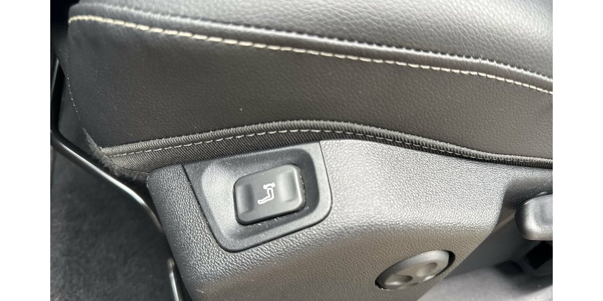 Opel Grandland Ultimate *ACC/Navi/19Zoll Alu/LED/el.Hec 35.065 km 23.980 &euro; Bamberg 96052