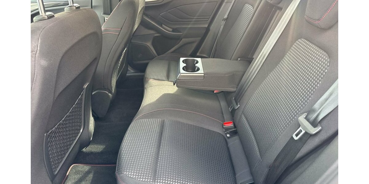 Ford Focus ST-Line X*Automatik//Navi/SHZG/PDC/Kamera* 9.976 km 23.390 &euro; Bamberg 96052