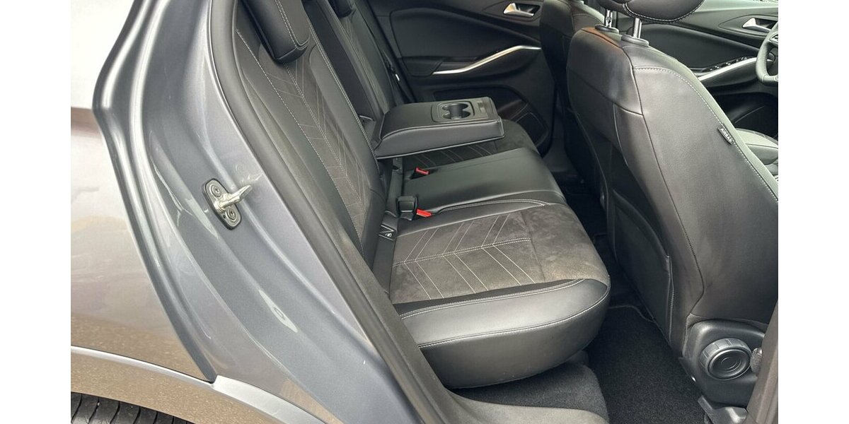 Opel Grandland Ultimate *ACC/Navi/19Zoll Alu/LED/el.Hec 35.065 km 23.980 &euro; Bamberg 96052