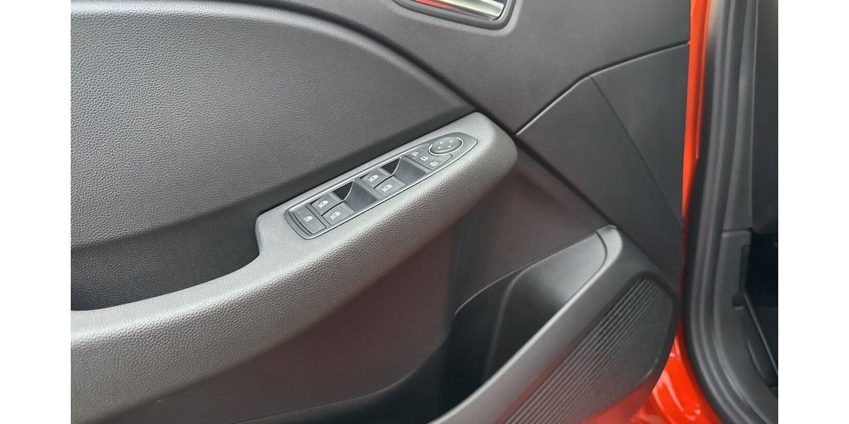 Renault Clio TCE Evolution *LED/Navi-App/Kamera/PDC/SHZG* 2.584 km 16.890 &euro; Bamberg 96052